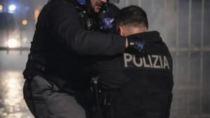 Piazze vietate ai condannati, fermo preventivo e divieto di armi per i minori: approvato il decreto sicurezza