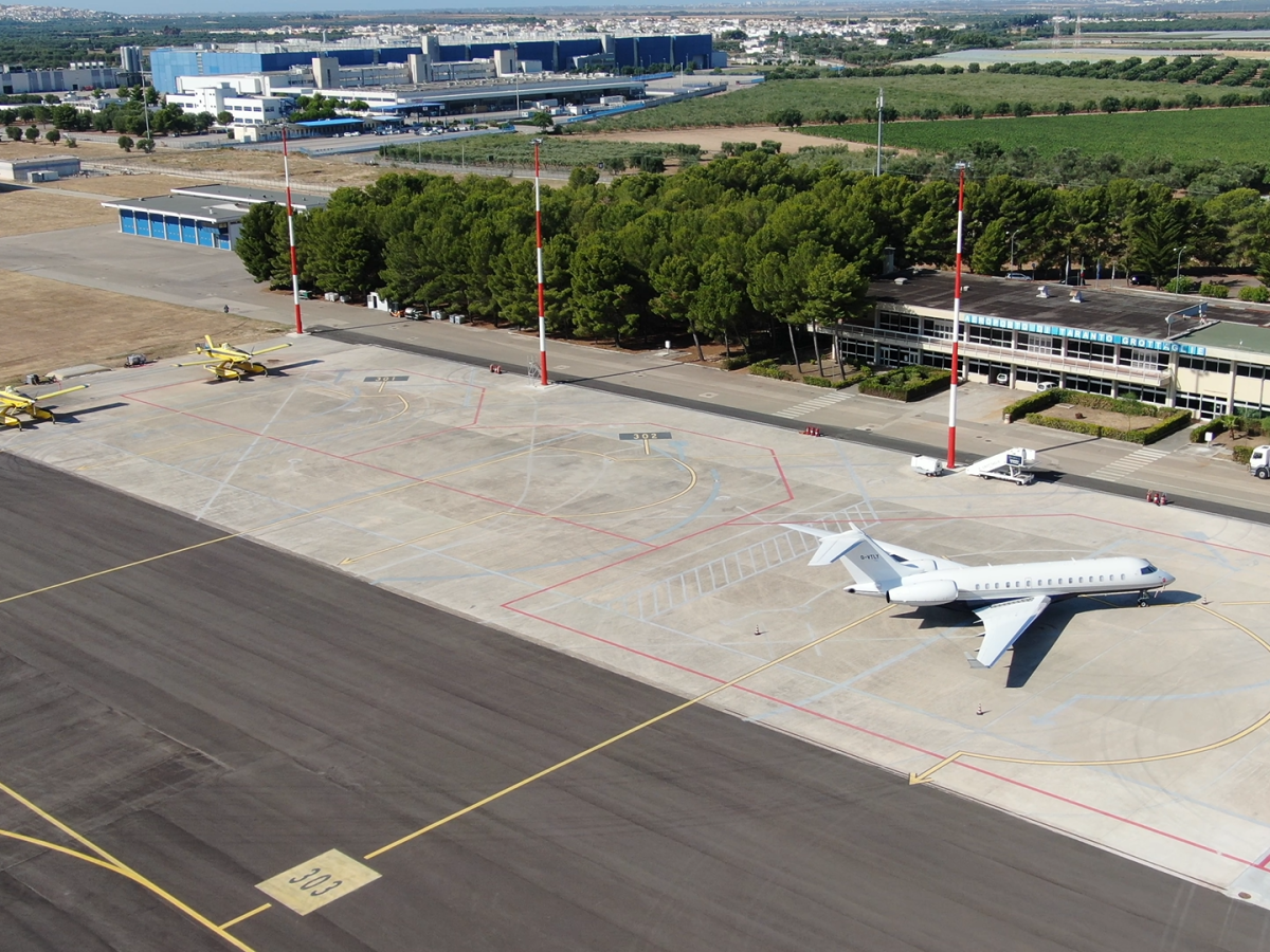 Puglia Sky: la nuova compagnia aerea si presenta con due aerei e investitori. «Voli per Roma e Milano per essere competitivi»