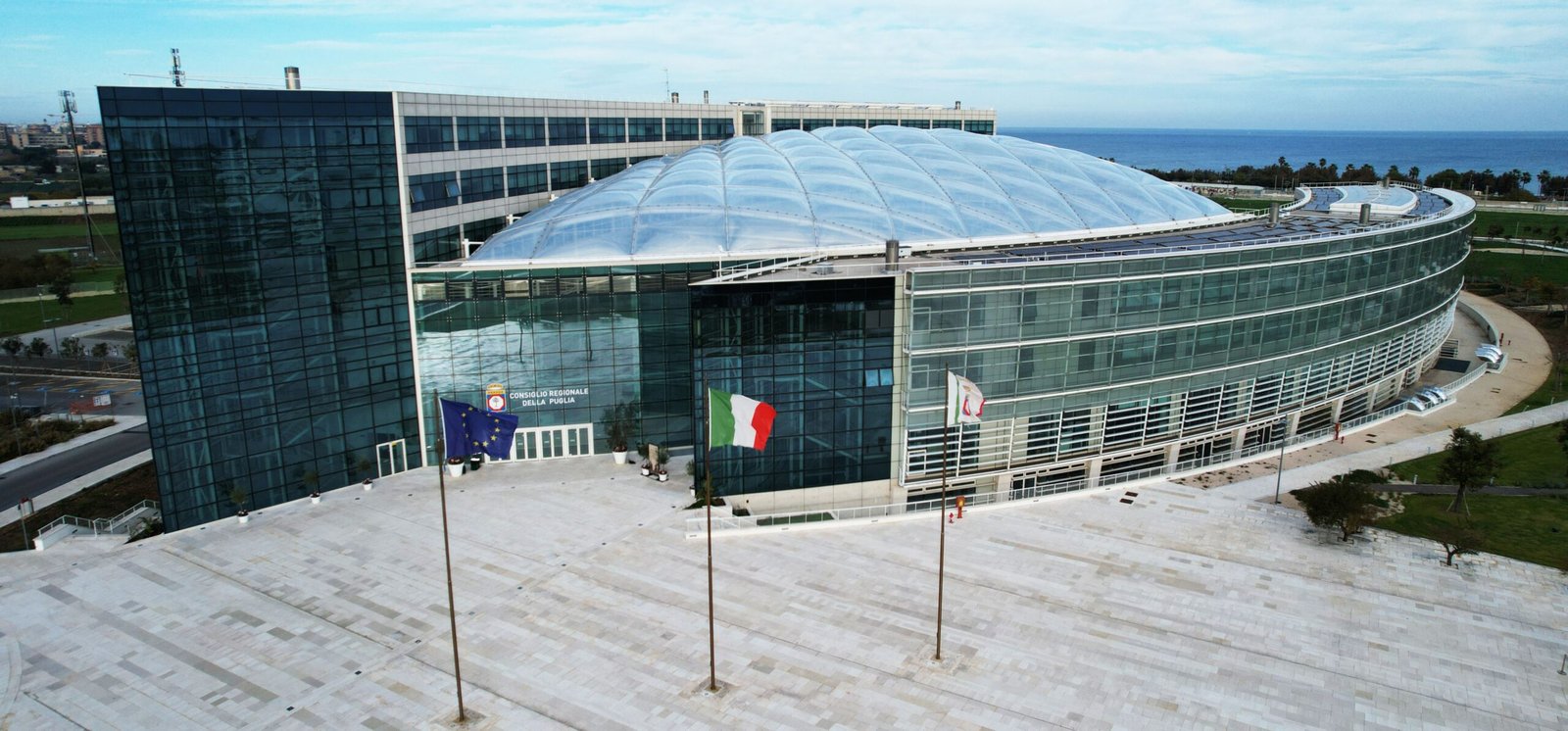 Regione Puglia: due tarantini nell'ufficio di presidenza