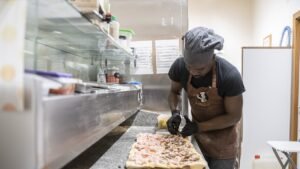 Ristorazione in Trentino: aumento di imprenditori stranieri e calo degli italiani interessati al settore