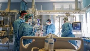 Sanità in Puglia: Piano Decaro prevede 6.300 visite anticipate in una settimana e modifica delle Liste d'Attesa.