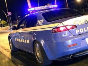 Sparatoria a Bari: ventenne ferito a un piede, le sue condizioni non sono gravi. Indagini avviate dalla polizia.