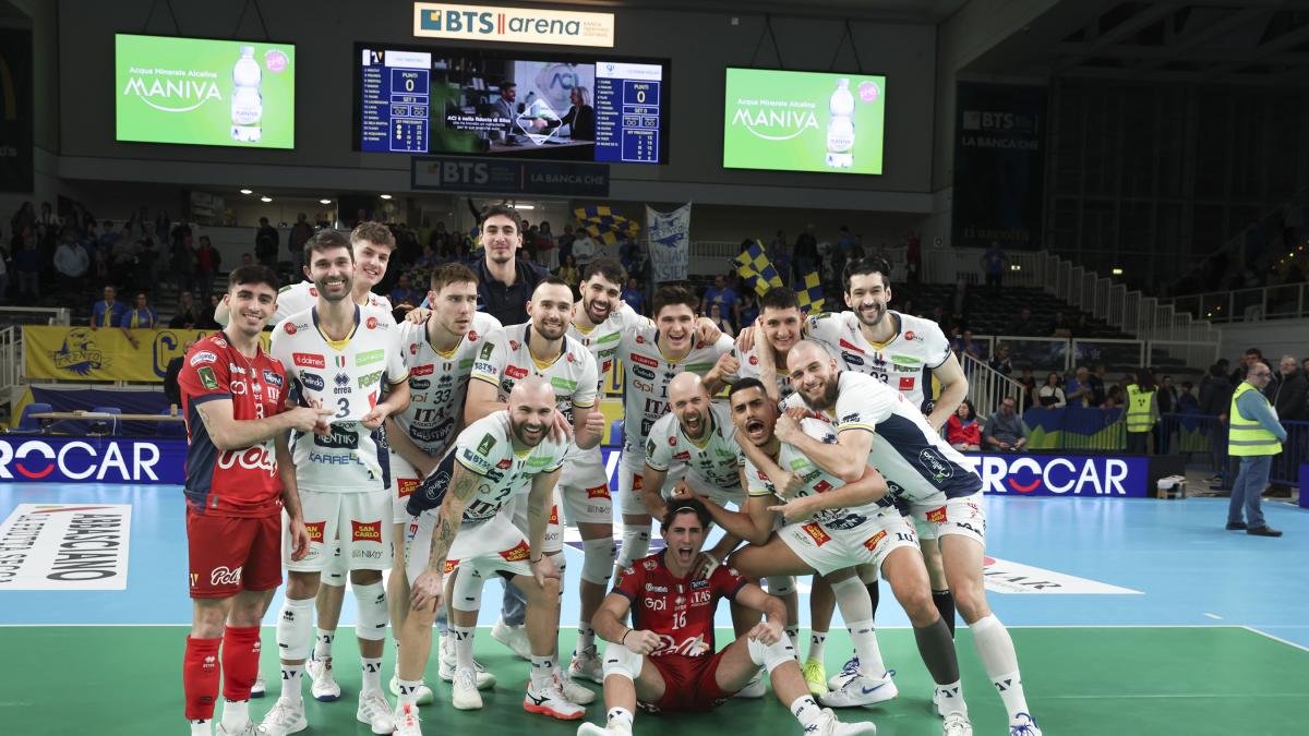 Superlega: Trento batte Cisterna e chiude al terzo posto. Ecco gli accoppiamenti dei playoff.