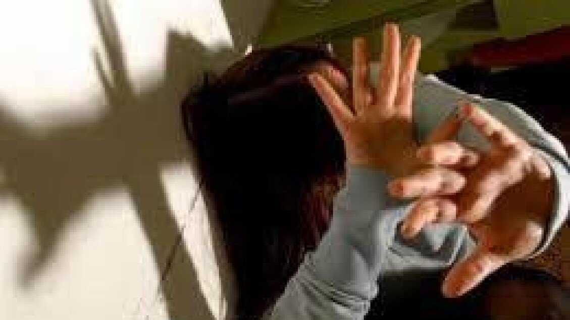 Vittima di stalking: "Violata la mia dignità, le donne denuncino"