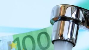 Acqua costosa: aumenti del 4% per le famiglie piemontesi rispetto al 2024, mentre il resto d'Italia è in una situazione peggiore.