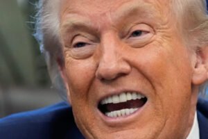 Armi a doppio taglio: Trump furioso con Anthropic, il gigante dell’intelligenza artificiale nella lista nera