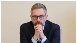 Bologna, l'appello di Lepore: «Giorni tesi, la città non violenta e democratica ritrovi il suo orgoglio e si faccia sentire»