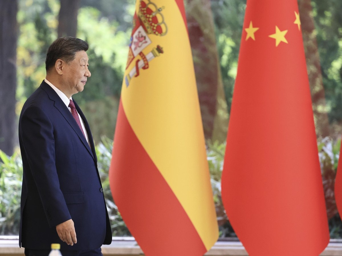 Cina, piano quinquennale: crescita prevista al 4,5%, il livello più basso degli ultimi 20 anni e la sfida sull'AI