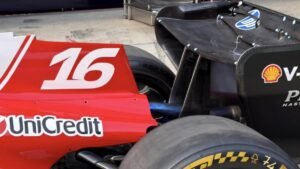 Ferrari presenta l'ala "macarena": pronta per la Cina e altre novità aerodinamiche.