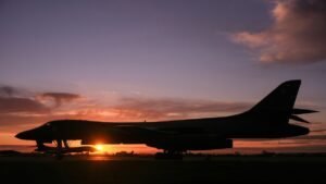 Guerra in Iran: attacco con missili e droni agli Emirati Arabi Uniti e nuovi raid israeliani su Teheran e sul Libano.