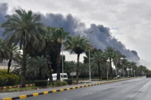 Idrocarburi nel mirino: l'Iran ha colpito una petroliera al largo di Dubai