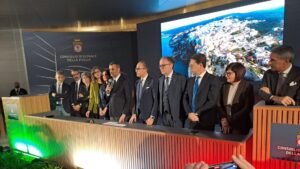 In Puglia stop a nuove domande per avvisi finanziati con Fesr-Fse, è polemica