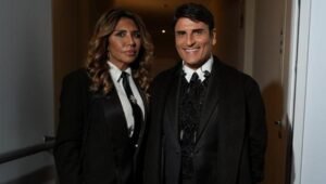 Paola Pugliese, moglie di Sal Da Vinci: “Non avevamo soldi per il latte, ci ha salvati Roberto De Simone”