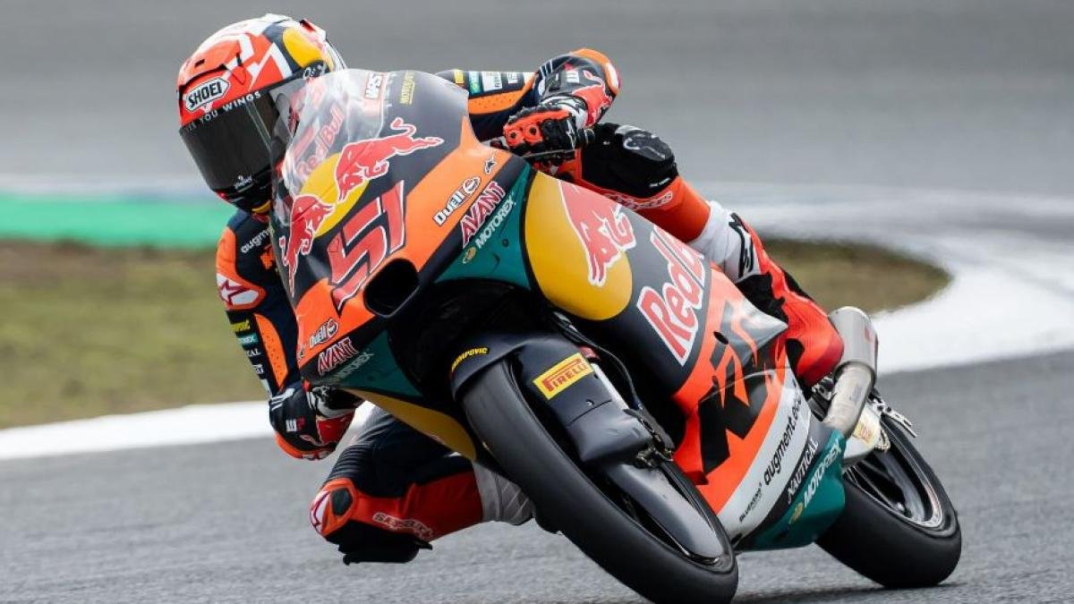 Pioggia in Brasile: Uriarte il più veloce nelle libere di Moto3, mentre Escrig guida in Moto2.