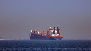 Prosegue la corsa di petrolio e gas: QatarEnergy interrompe la produzione di GNL