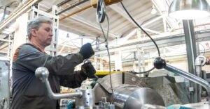 Puglia, allerta per l'industria: bloccati i bandi regionali Fesr-Fse