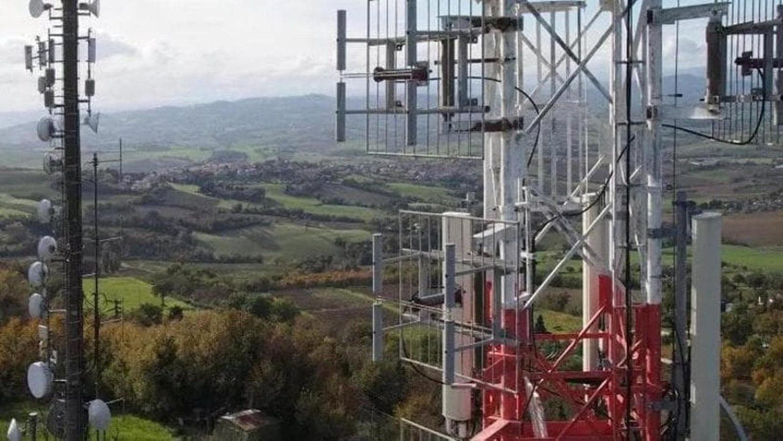 Scontro sulle torri TLC: Tim rescinde il contratto con Inwit