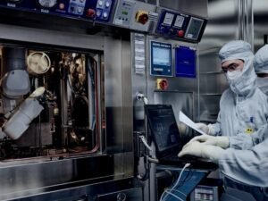 Si prepara ad andare al lavoro, ma la moglie trova una raccomandata: «Sei stato licenziato». Giacomo Di Rella: «Così mi hanno mandato via senza spiegazioni»