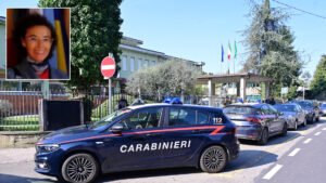 Tredicenne accoltella la prof a scuola e si filma