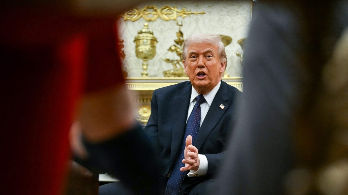 Trump interrompe i commerci con la Spagna: «Non ci hanno dato le basi» e critica Starmer: «Non è mica Winston Churchill»