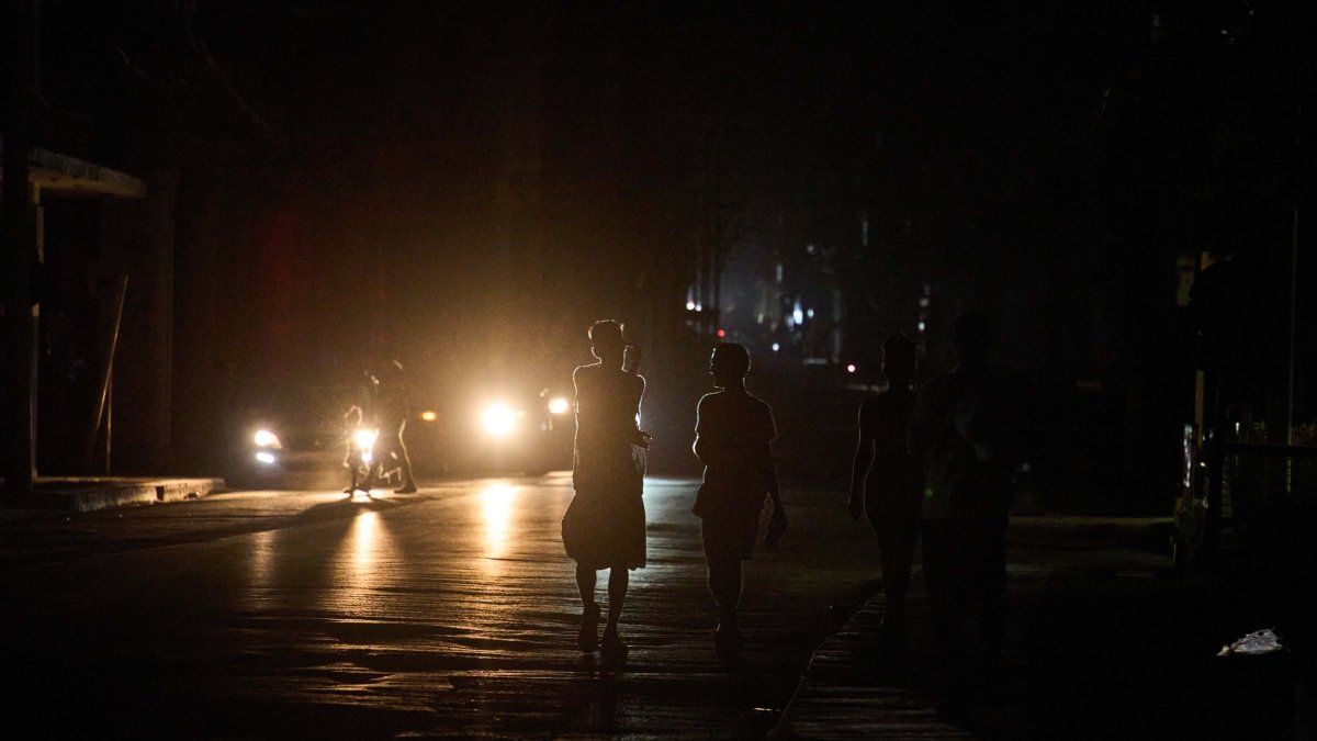 Trump su Cuba: «Che la liberi o la prenda, penso di poterci fare tutto quello che voglio». L'isola in ginocchio tra crisi, blackout e scosse di terremoto