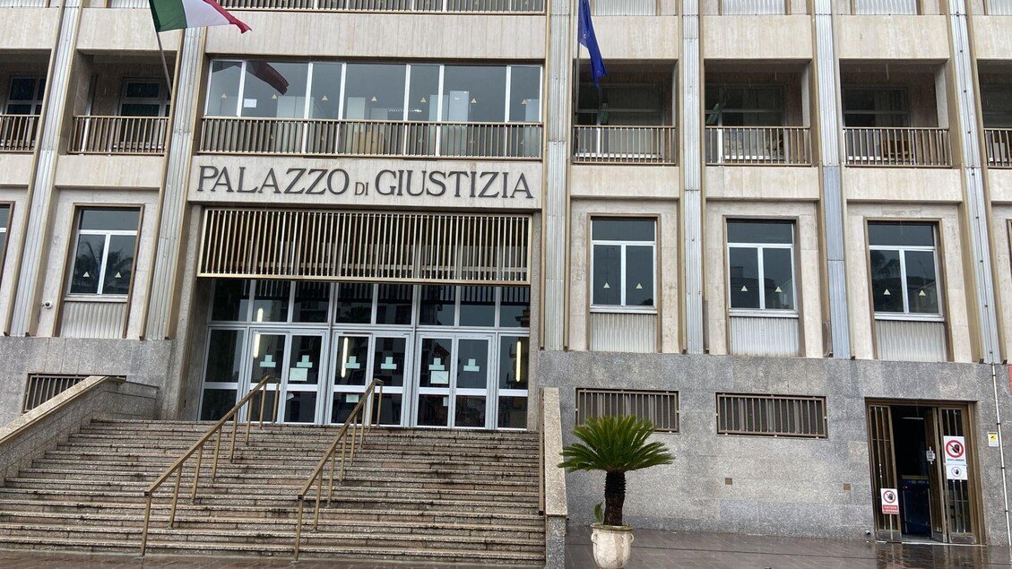 Video tra due amanti diffuso online, ribaltate due condanne in appello