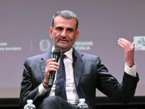 Disavanzo in sanità, Puglia verso il commissariamento con aumento dell'Irpef: «Lo prevede la legge dello Stato»