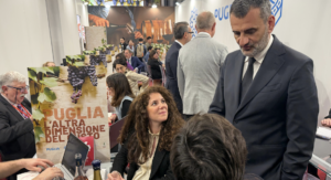 Vinitaly, la Puglia di Decaro sotto accusa: “Oltre un milione speso senza risultati chiari”