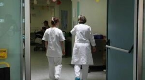 Aumento dell'Irpef per il deficit nella sanità pugliese: pressione sul ceto medio per proteggere i redditi bassi