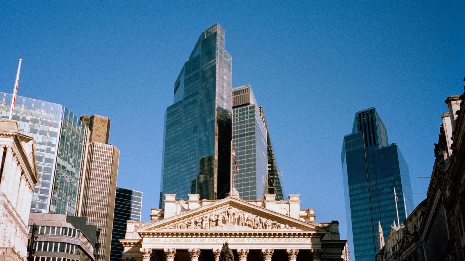 Banche centrali: pausa sui tassi, ma massima allerta