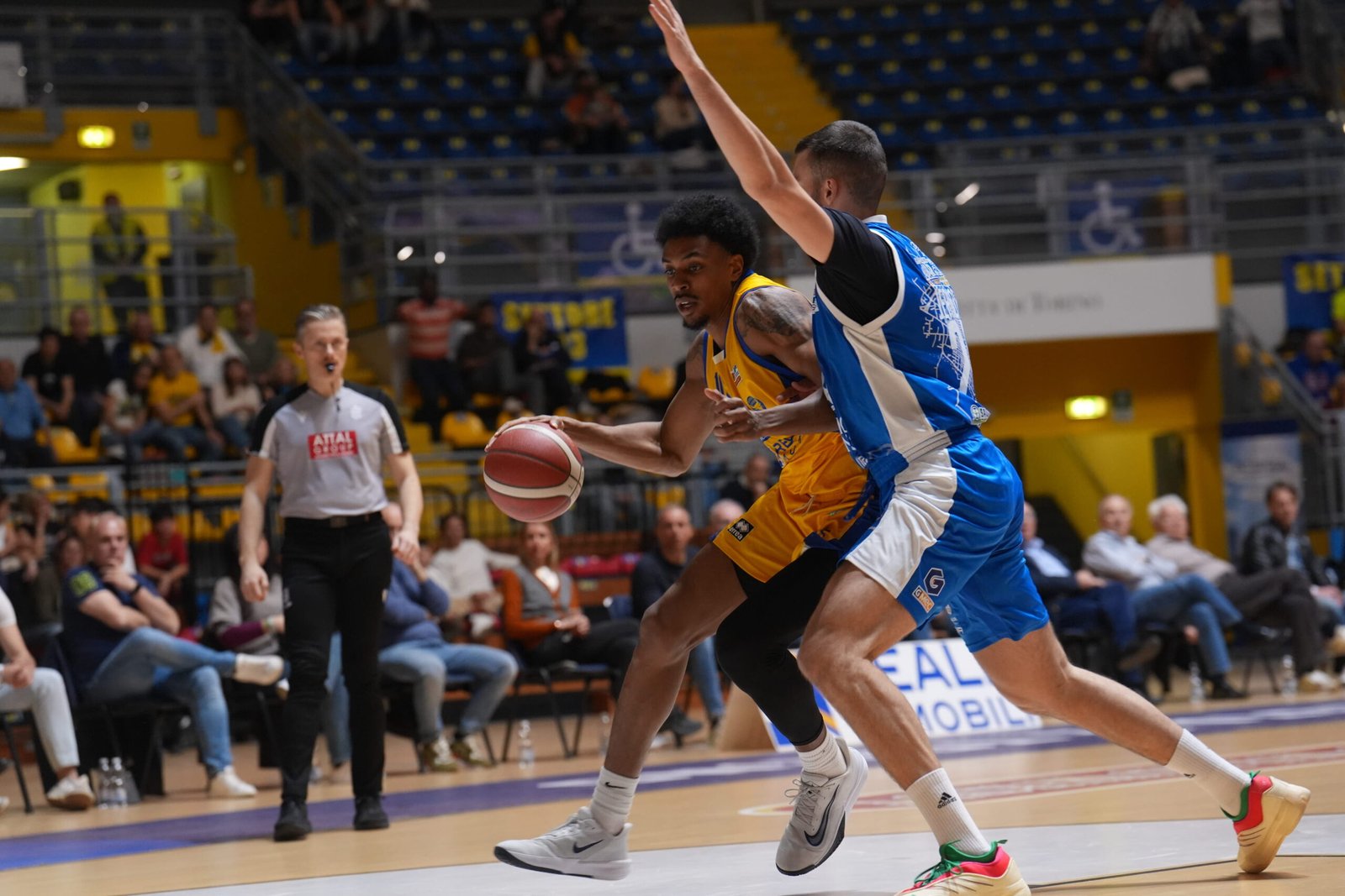 Basket Torino conquista la vittoria contro la Crifo Wines Ruvo di Puglia con un punteggio di 77-69.