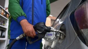 Caro carburanti: 150 milioni a settimana, 61 milioni allo Stato