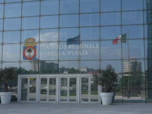 Consiglio Puglia approva mozione per percorsi di cura agevolati per pazienti oncologici