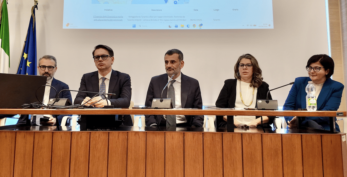 Giornata della Costa 2026: la Puglia mobilita 800 chilometri di litorale, con il mare al centro di ambiente, inclusione e legalità.