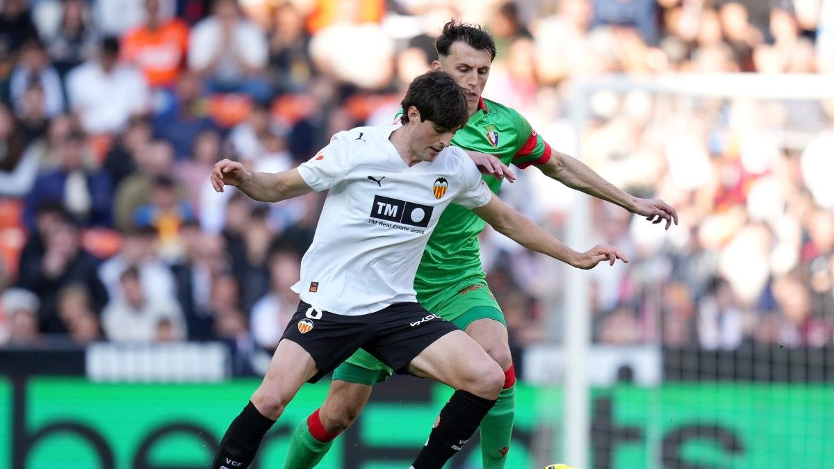 Goretzka ha accettato, pressing per Javi Guerra e interesse per Koné: rivoluzione a centrocampo per il Milan.