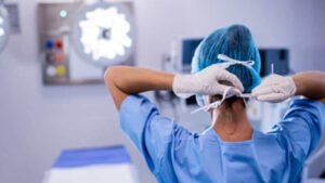 Il buco della sanità in Puglia e la corsa contro il tempo: "Sprechi per 100 milioni all'anno"