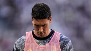 Juve, i tempi di rientro di Vlahovic: col Milan potrebbe partire dalla panchina. E sul mercato...