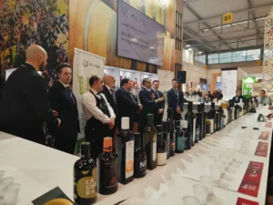 La Puglia al Vinitaly 2026: Paolicelli invita a consolidare la presenza sui mercati esteri