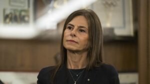 L'irritazione di Meloni sul caso Di Foggia: l'ad di Terna non rinuncia alla buonuscita di 7,3 milioni e rimanda l'addio.