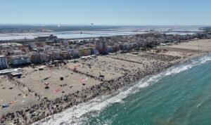Margherita di Savoia: al via il Festival internazionale dell’Aquilone con 10 giorni di eventi, spettacoli e voli sul mare