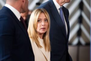 Meloni: "Andiamo avanti, no a dimissioni e rimpasti. Trump? Sappiamo dire di no"