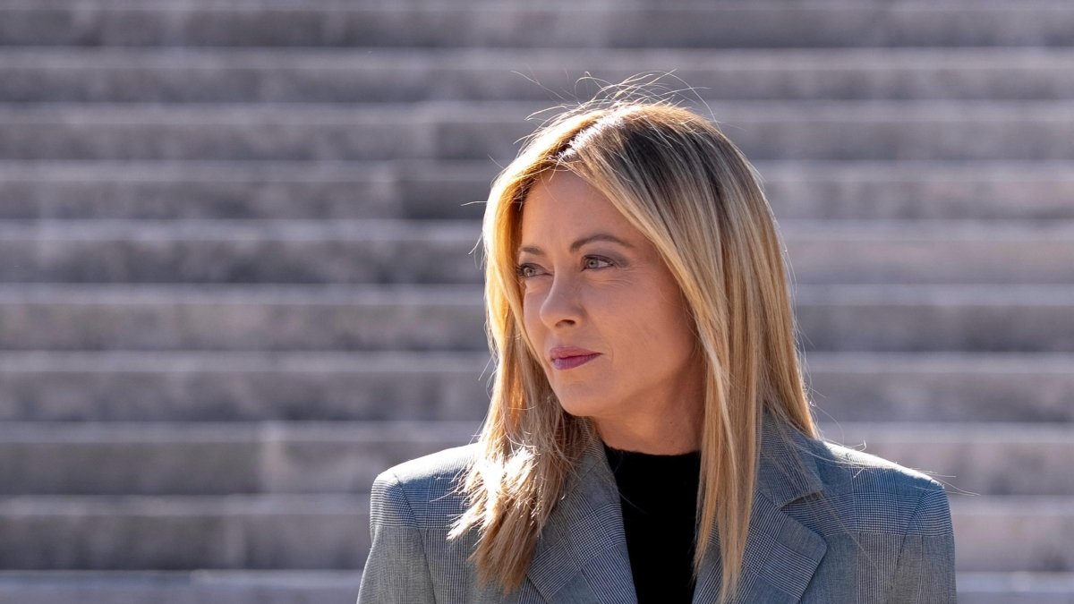 Meloni prepara le misure per l'emergenza energetica e il confronto con i partiti