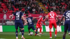 Monza supera un Bari che resiste un tempo, poi cede ai colpi di Obiang e Pessina. Biancorossi in zona playout.