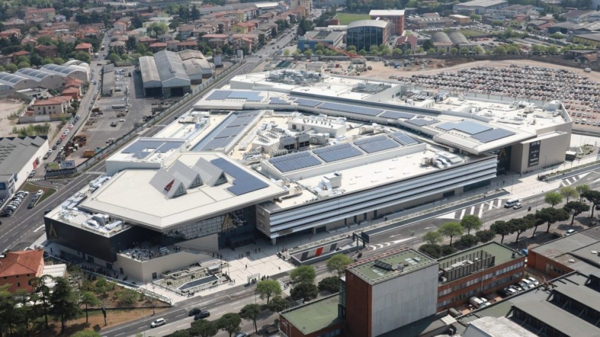 Negozi: approvata la nuova legge del Veneto con restrizioni sui centri commerciali