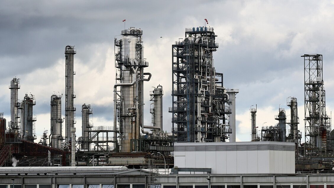 Nuova corsa del petrolio: salgono ancora i prezzi ai distributori