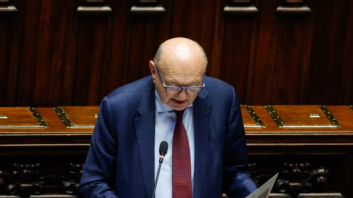 Pichetto frena sulle accise: "Lo sconto costa 1 miliardo al mese"