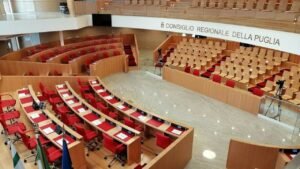 Puglia, sanità: deficit e aumento dell'Irpef