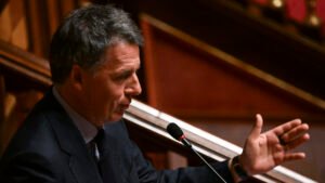 Renzi: "Salis ripensi alle primarie". I dem dicono 'no' ai federatori