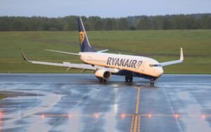 Ryanair prevede di superare i 220 milioni di passeggeri entro il 2027.
