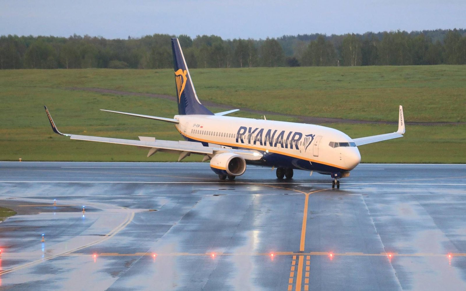 Ryanair prevede di superare i 220 milioni di passeggeri entro il 2027.